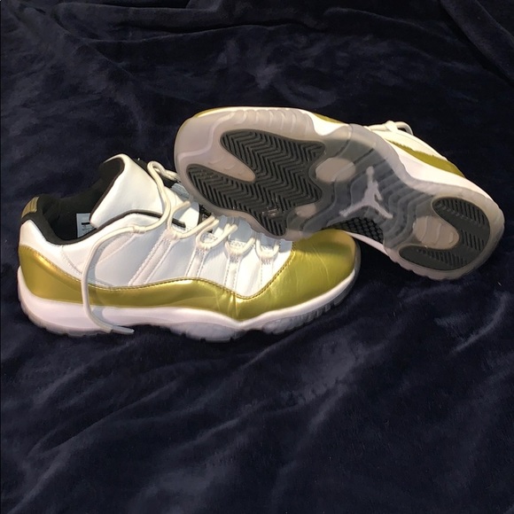Jordan 11 low - Picture 4 of 5